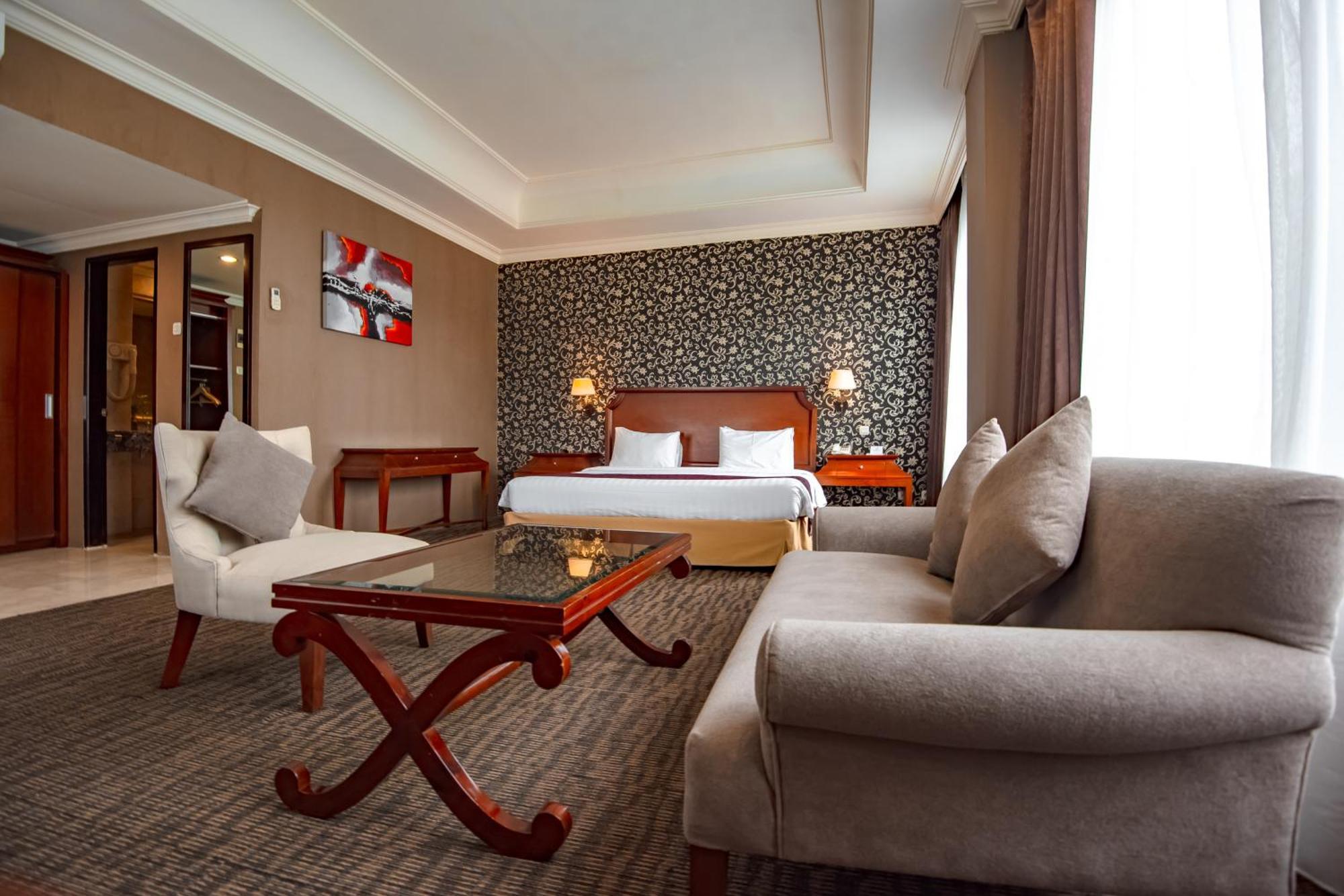 The Mirah Hotel Bogor Exteriör bild